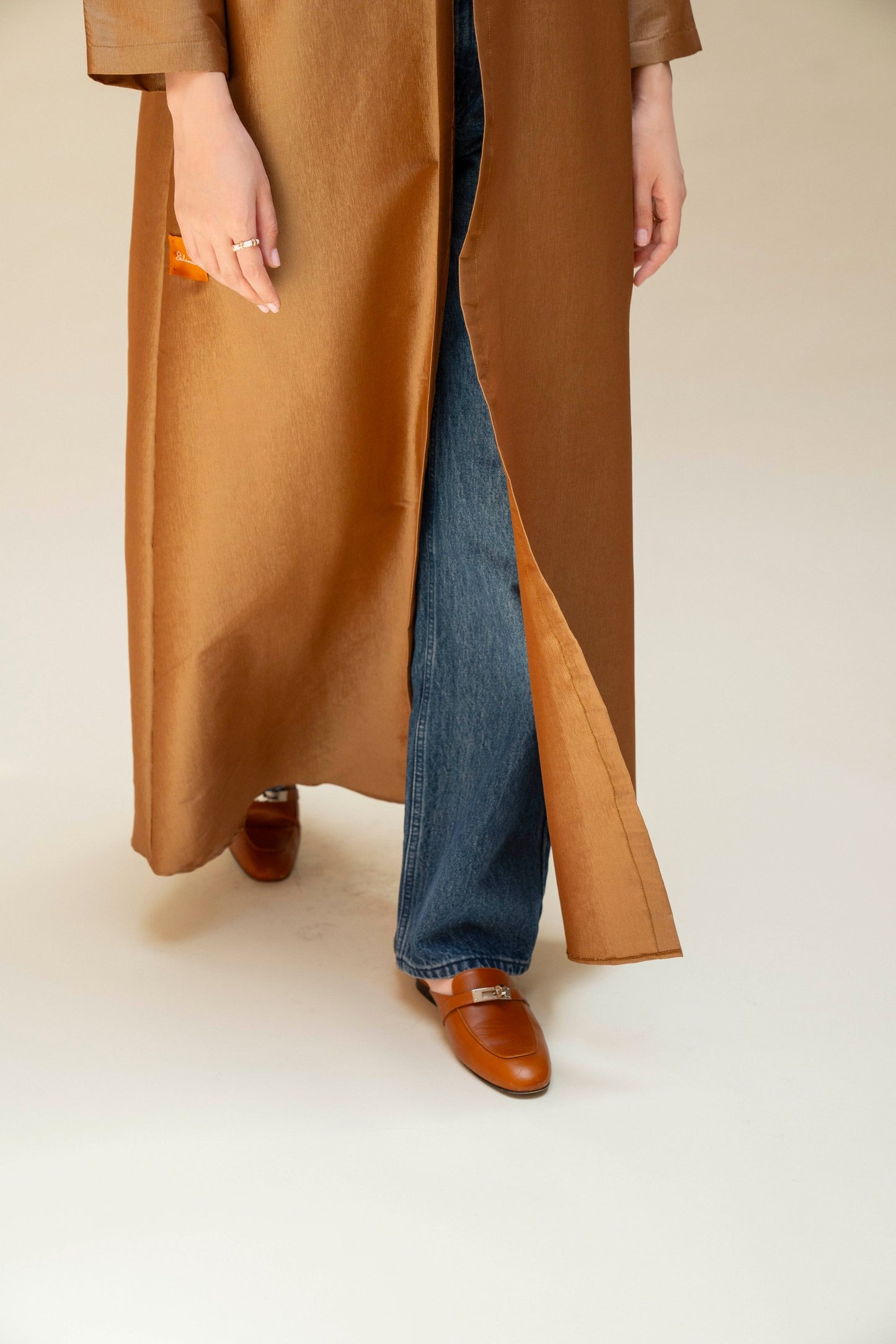 Scallop Line Abaya