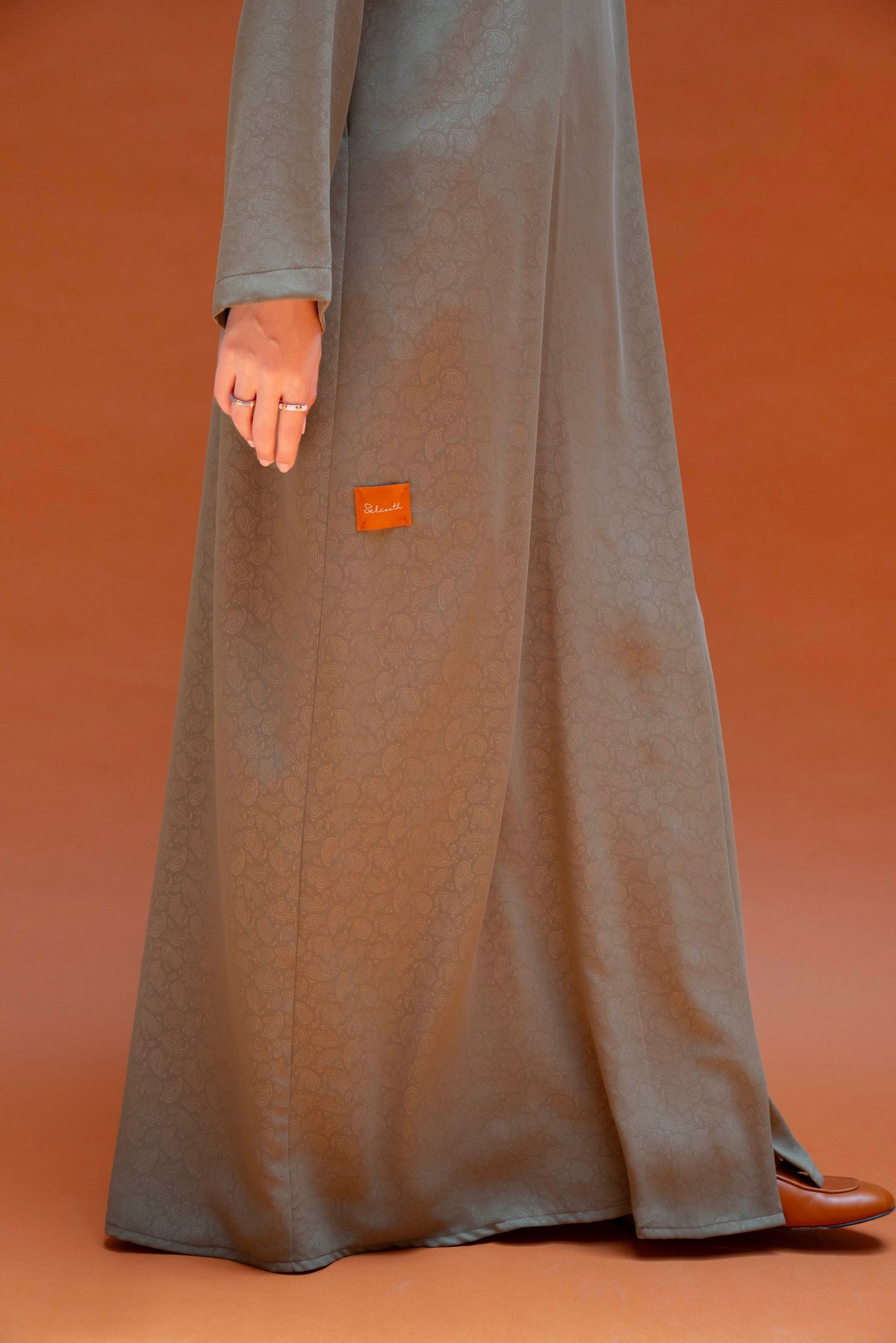 Crossover Paisley Abaya