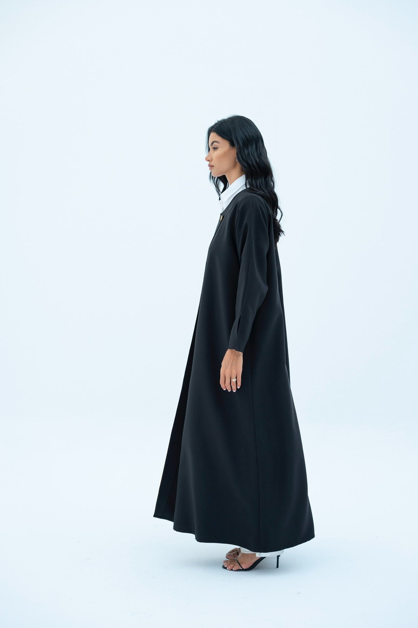 Dual Buttons Abaya